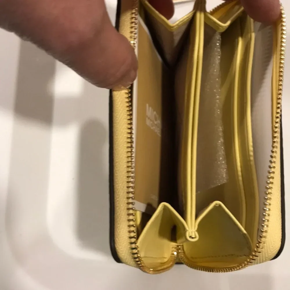 NWT Michael Kors card case
